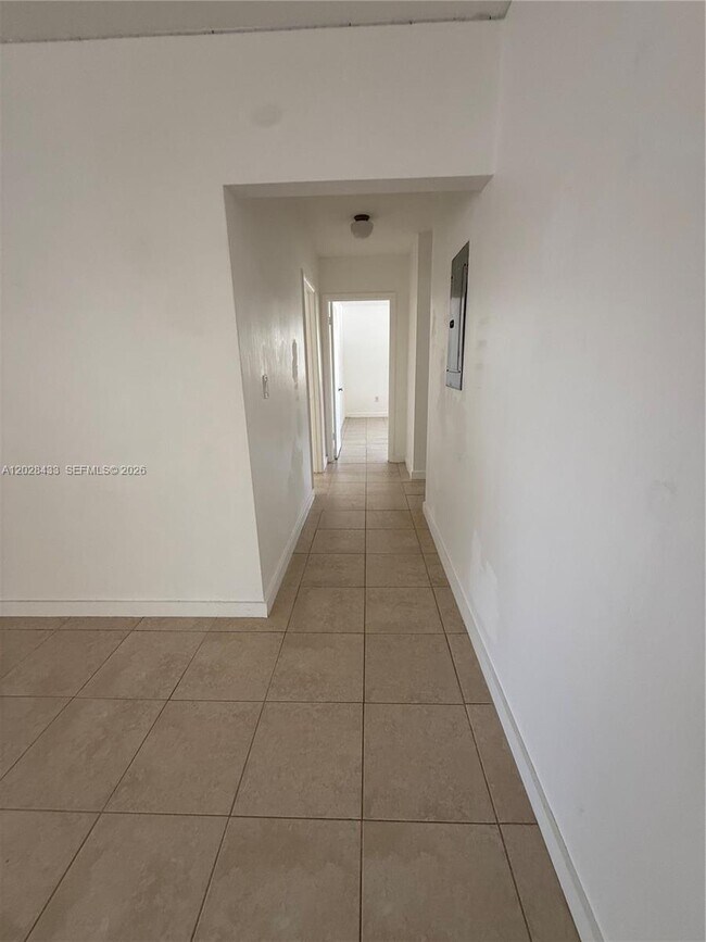 Photo - 705 NE 92nd St Unit 3