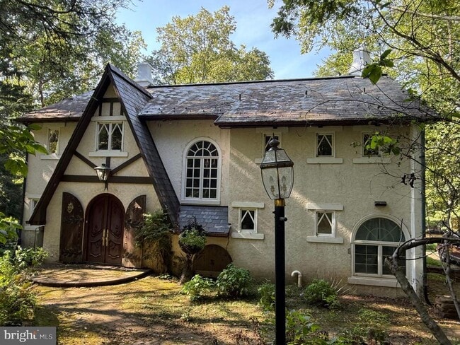 Building Photo - 132 E Dark Hollow Rd Rental