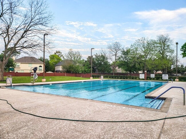 Photo - 419 Thorpe Springs Dr
