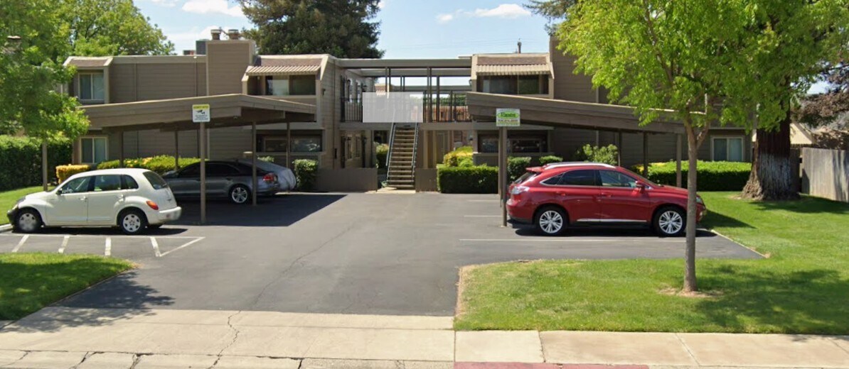 Photo - 2004 Ahern St