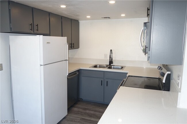 Photo - 4922 Newport Cove Dr Unidad D