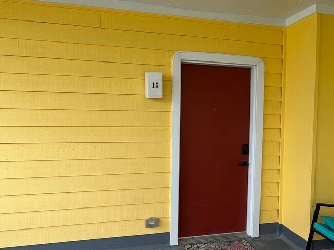 Photo - Monthly rental offered on this furnished r... Unidad 15b