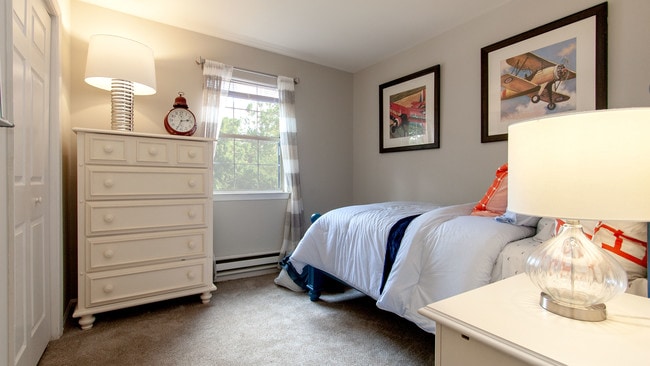 Photo - Waters Edge Apartments