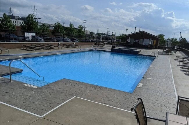 Photo - 401 W Shoreline Dr Condo