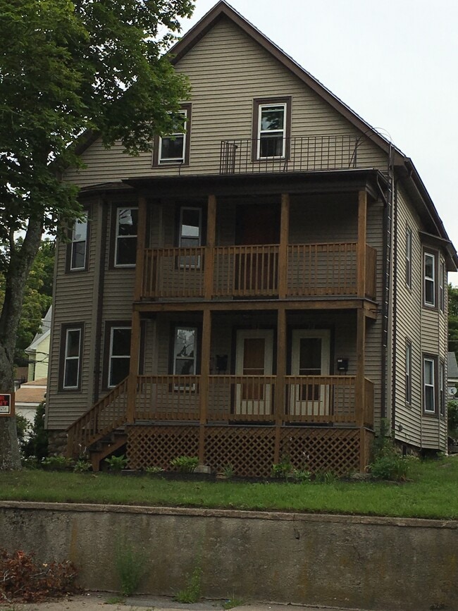 Building Photo - 314 Elm St Unit 2nd floor