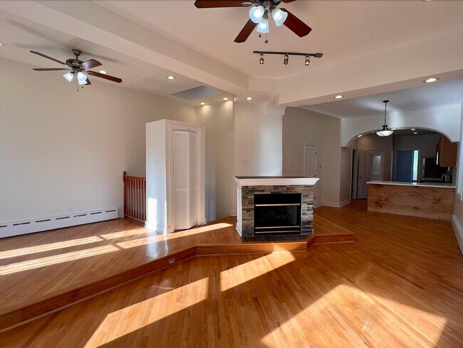 Photo - 2449 N Maplewood Ave