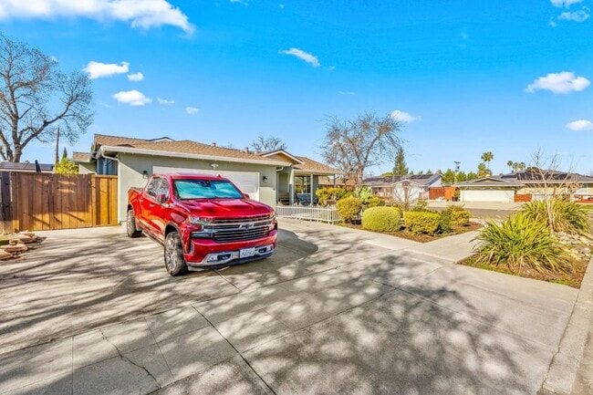 Photo - 5825 Laguna Seca Way