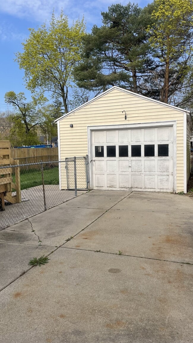 Photo - 2528 Forest Ave