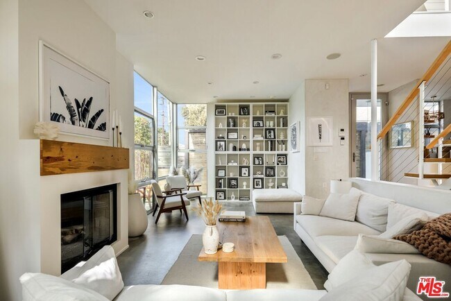 Photo - 844 California Ave