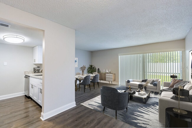 Photo - Silver Palms Apartments