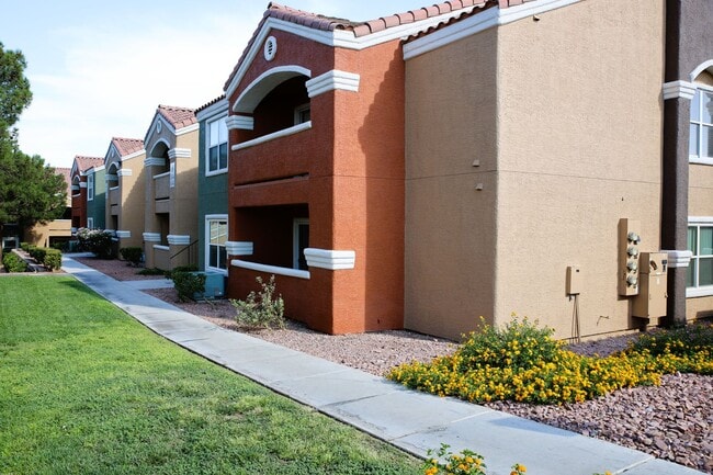 Photo - SW - COZY CONDO - 2 BEDROOM - 1ST FLOOR Unit 1044