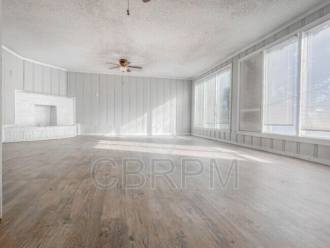 Photo - 2004 47th St