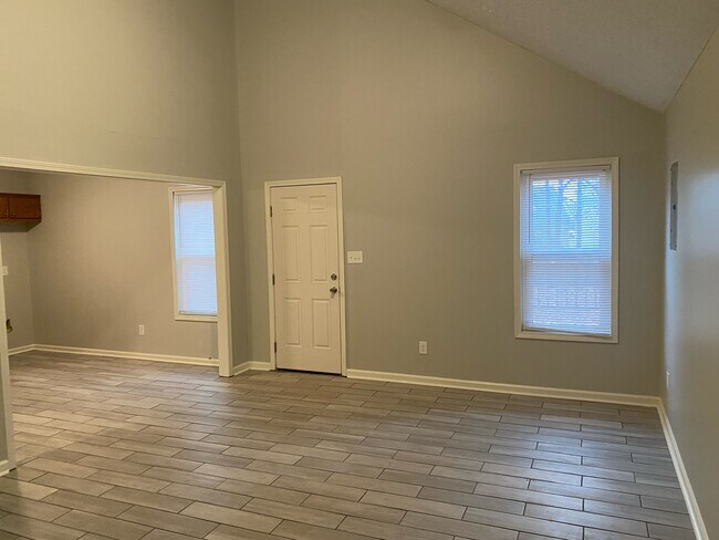 Photo - 18 Countryside Dr