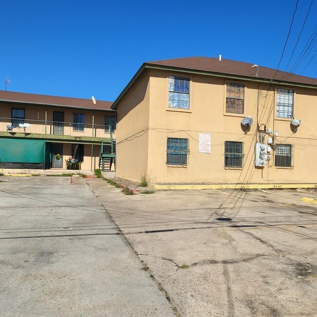 Photo - 2704 E Kearney St Unit 6