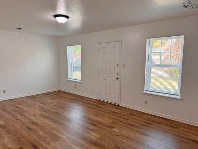 Photo - 1827 Eden Ln