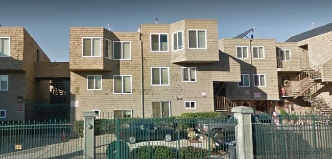 Photo - 1227 Hampshire St