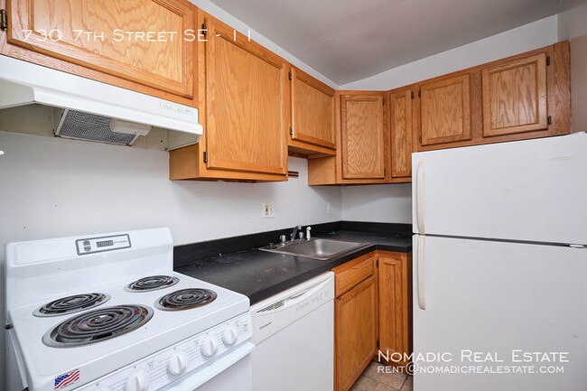 Photo - 730 7th St SE Unidad #11