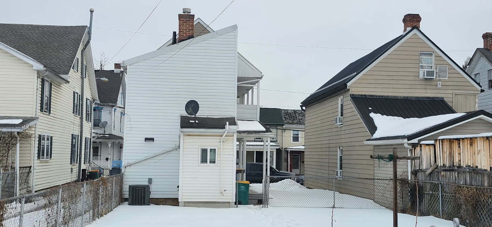 Photo - 254 W King St