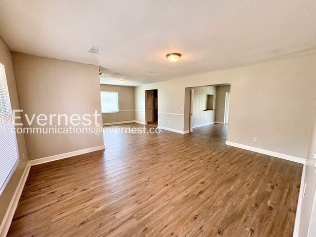 Photo - 4708 Harwich St