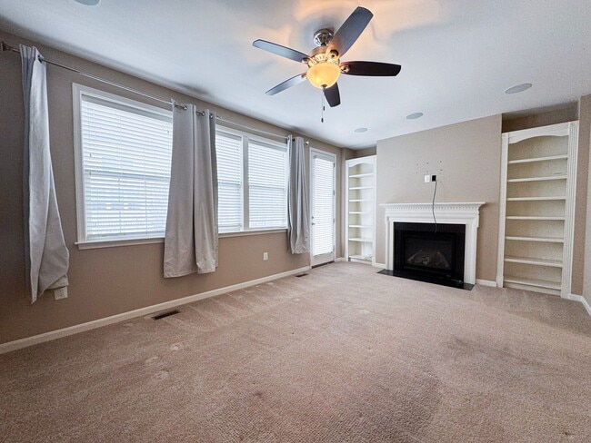 Photo - Beautiful And Spacious 3 Bed 3.5 Bath Interior Brick Townhome With Balcony In Hastings Marketplace