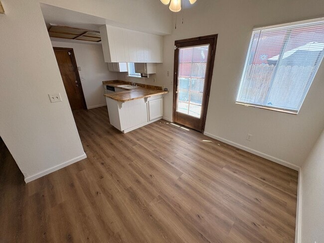 Photo - Nice 2 bedroom, 2 bathroom home for Rent in North Visalia.