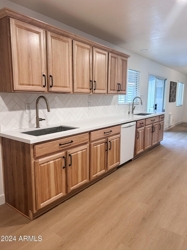 Photo - 1126 W Oxford Dr