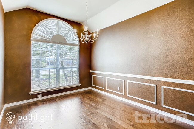 Photo - 1435 Red Wolf Dr