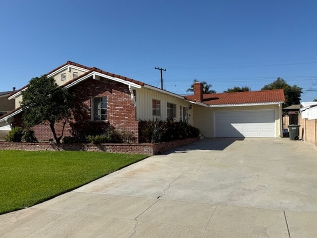 Building Photo - **LA MIRADA** Beautifully Maintained 3-Bed...