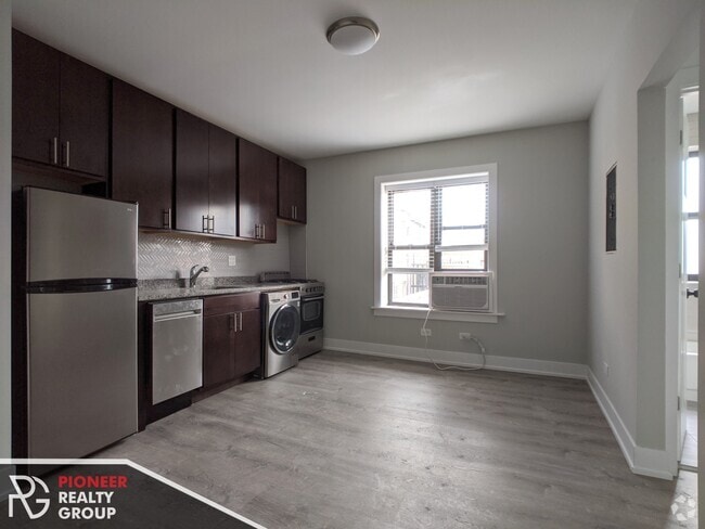 Building Photo - 440 W Belden Ave Unit #433W302 Rental