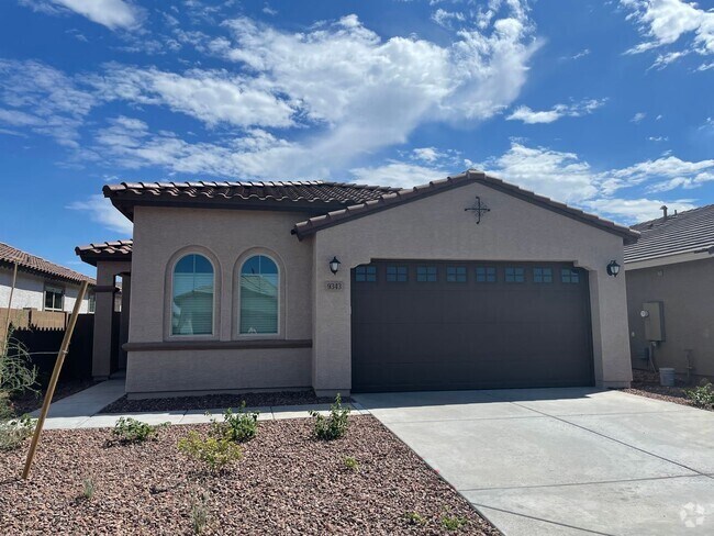 Building Photo - 9343 W Glenrosa Ave Rental