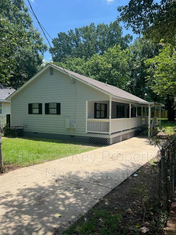 Building Photo - 2428 Palmetto St