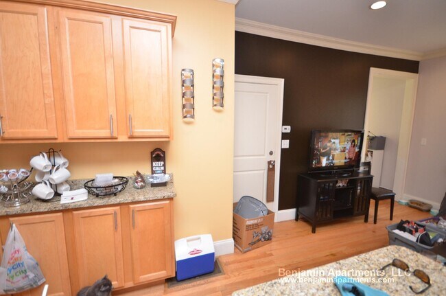 Photo - 27 Lothrop St Unit 1