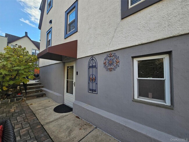 Photo - 156 Beechwood Ave Unit 1