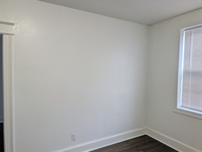 612 Newton Pl NW Unit 4