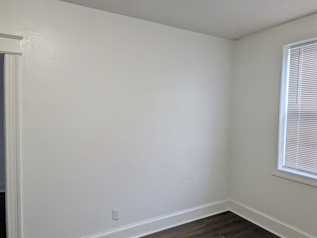 Photo - 612 Newton Pl NW Unit Apt 4