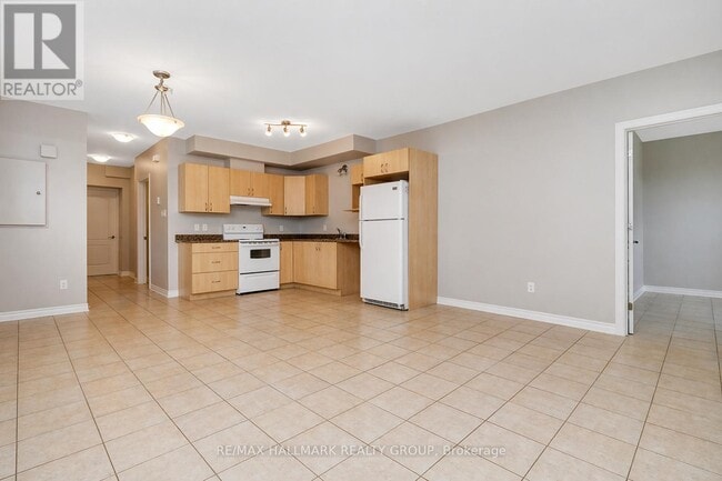 Photo - 1170a S Russell Rd