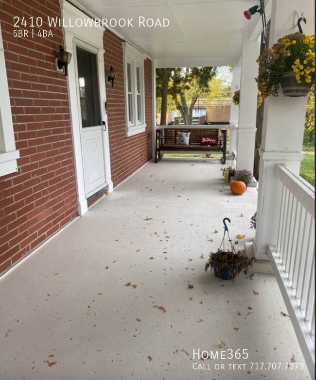 Photo - STUNNING 5 Bedroom Farm House!