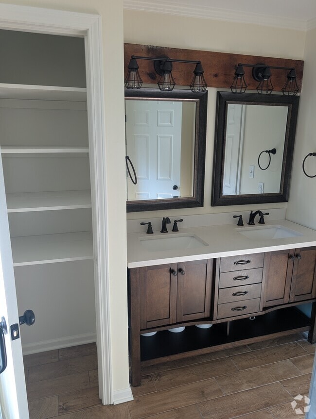 Building Photo - 5488 Yanceyville Rd Rental