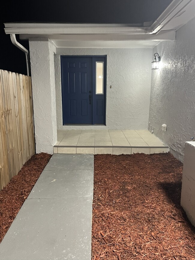 Photo - 218 Perth Ct