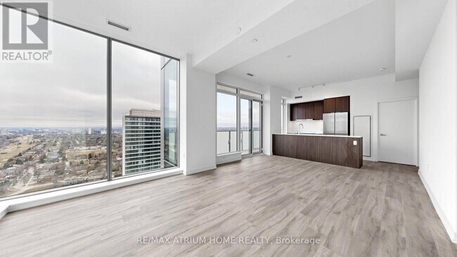 Photo - 7 Golden Lion Heights Unité 3204