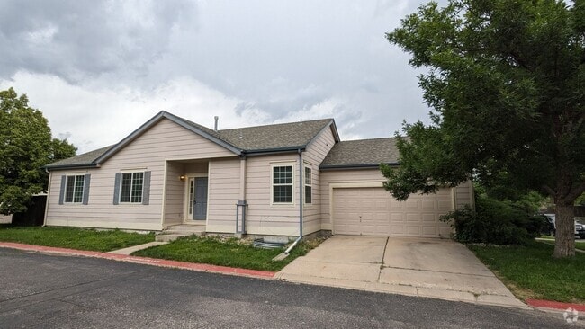 Building Photo - 3 Bed 2 Bath Ranch with Unfinished Basemen... Rental