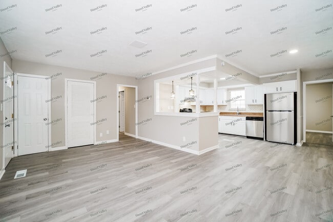 Photo - 1121 Gibson Rd