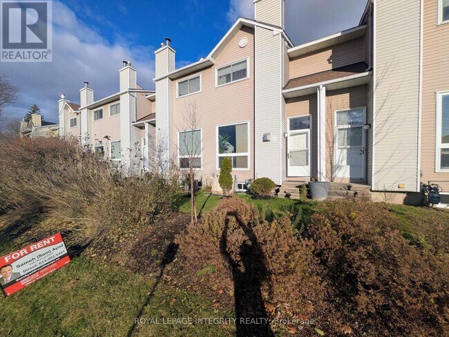 Photo - 104 Esterlawn Private