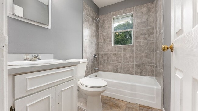 Photo - Centrally Located 2 bedroom 1 bathroom!!