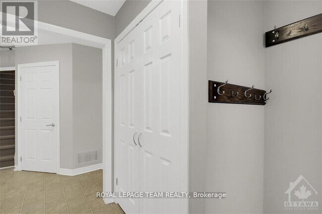 Photo - 914 Messor Cres