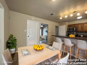 Photo - 4102 Judivan