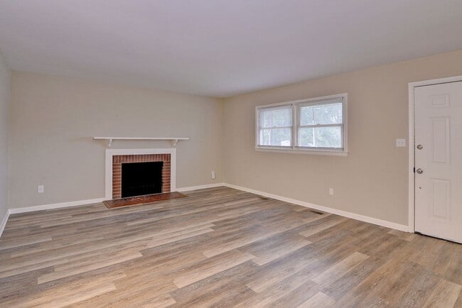 Photo - Nicely updated rancher!