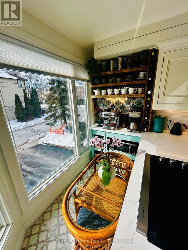 Photo - 109 Brant St