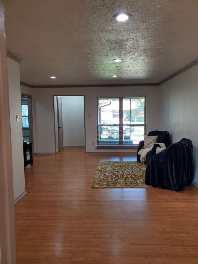 Photo - 7424 Walling Ln