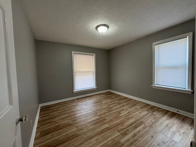 Photo - Spacious Single Family 3 Bedroom with Central Air - Will Not Last Long!